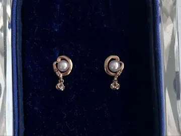 [최종 가격 인하] 반돔 아오야마 귀걸이 유리 케이스 포함 다이아몬드 펄