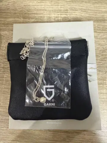 GARNI 실버 목걸이 오리지널 파우치 포함