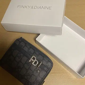 PINKY&DIANNE L자 지퍼 2단 접이식 지갑 블랙