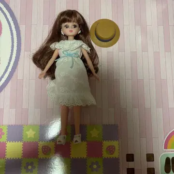 리카짱 인형 본체 프릴 드레스