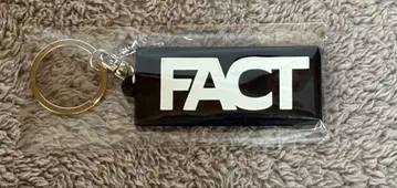FACT 키링 블랙/화이트