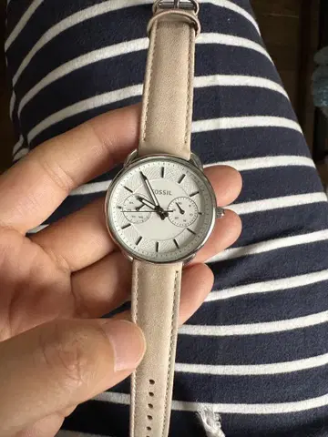 FOSSIL 아날로그 시계 실버/베이지