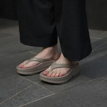 우포스 OOmega 리커버리 샌들
