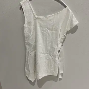 UN3D. 비대칭 슬리브리스 36