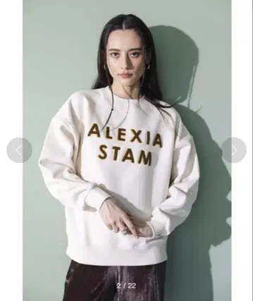 ALEXIA STAM 아이보리 맨투맨