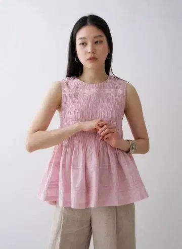 누키테파 ne Quittez pas 코튼 도비 슬리브리스 셔링 탑