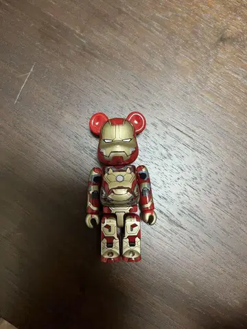 BE@RBRICK 베어브릭 아이언맨 마크 42 100%