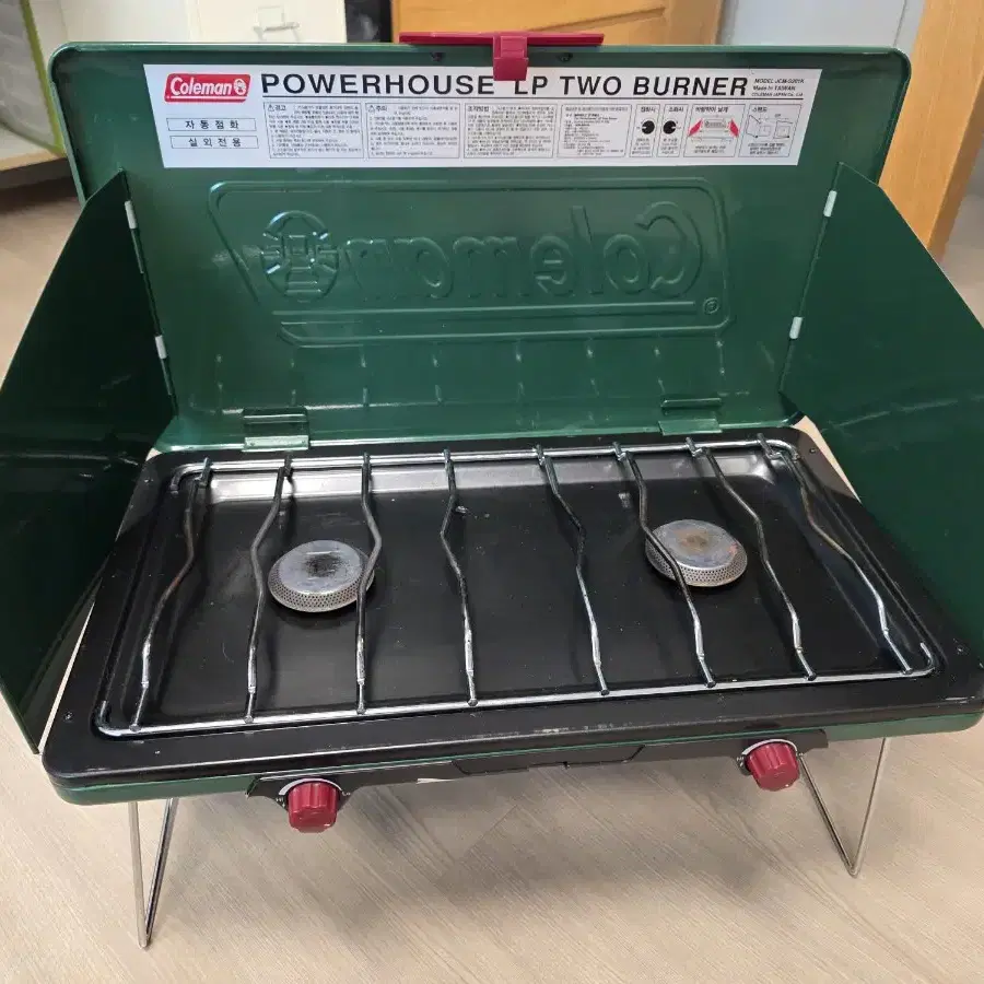 COLEMAN | 콜맨 Coleman Powerhouse LP2 Two-Burner Stove on
