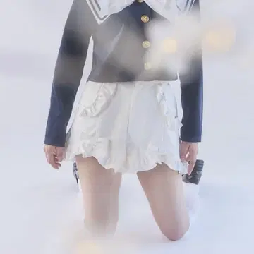 릴릴리 Starry 프릴 데님 숏 팬츠 White