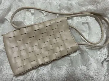 베이지 숄더백