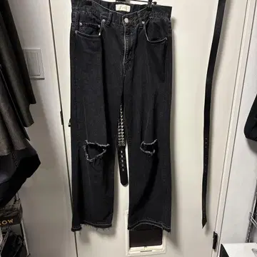 JieDa 블랙 데미지 가공 와이드 레그 데님