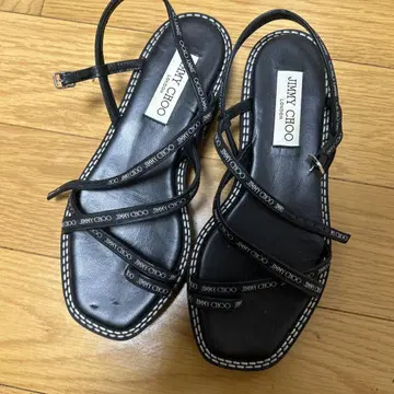 JIMMY CHOO 블랙 스트랩 샌들