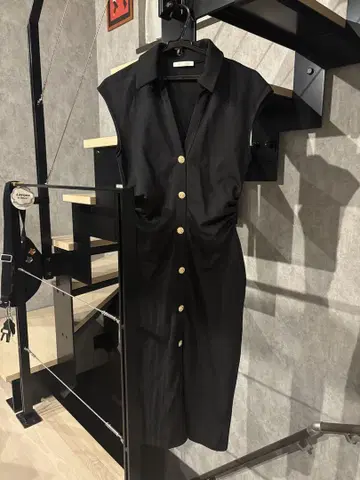 새상품급 ZARA 블랙 슬리브리스 셔츠 원피스