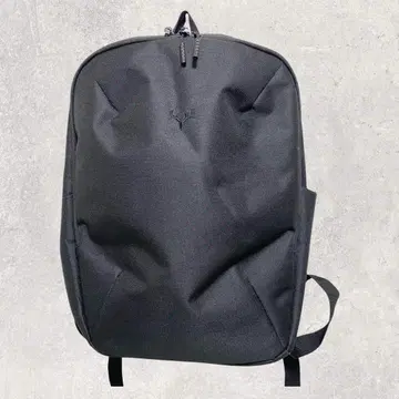 블랙 백팩