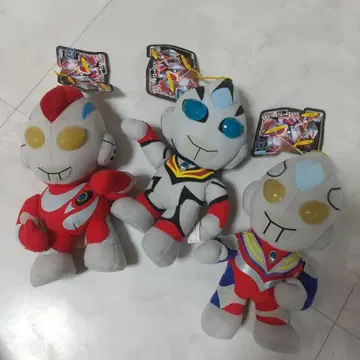 새상품 울트라맨 하이 퍼포먼스 인형