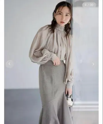 프레이 아이디 샴브레이 오간자 개더 블라우스