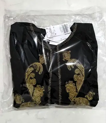 쿠튀르 아담 VELVET EMBROIDERY JACKET