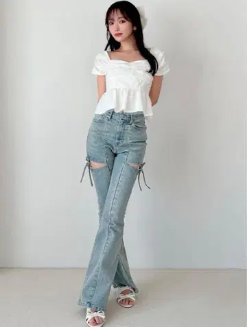 RESEXXY 컷 아웃 리본 데님 팬츠 아이스 블루 S 사이즈