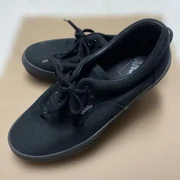 VANS 반스 로우 컷 스니커즈 24cm