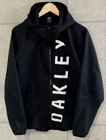최근 신상! OAKLEY 집업 나일론 자켓 후디 블랙 M