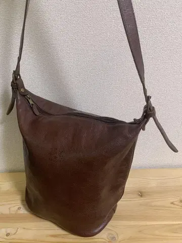 IL BISONTE 일비종떼 숄더백 버킷형 가죽