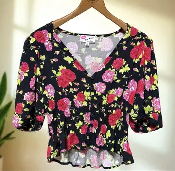 Betsey Johnson 꽃무늬 상의 S (M 사이즈 상당)