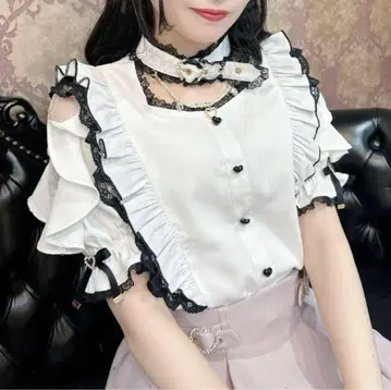 ROJITA 하트 버클 프릴 반팔 블라우스