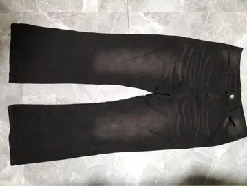 블랙 부츠 컷 데님 팬츠