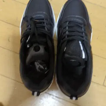 신상품 미사용 25.5 남녀 공용 블랙 로우 컷 스니커즈