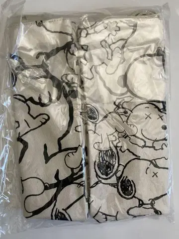 유니클로 토트 스누피 kaws