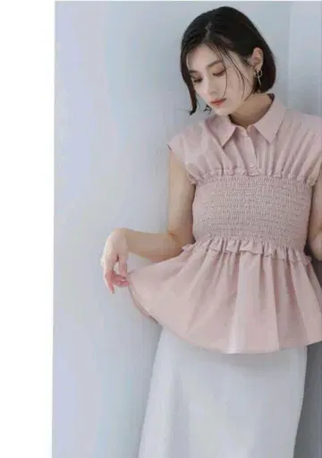 새상품급 내추럴 뷰티 베이직 핑크 셔링 블라우스