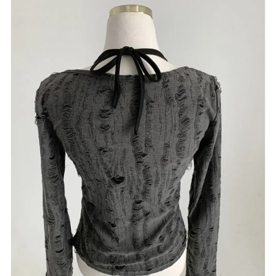Eyelet Damage T-shirt on Bunjang Global Site.