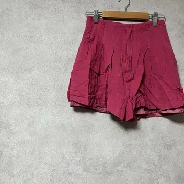 릴리 브라운 린넨 혼방 숏 팬츠 레드 계열 플레어 센터 턱 봄/여름