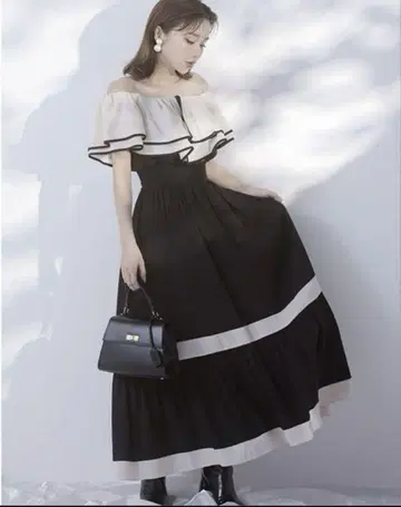eimy istoire 대비 컬러 프릴 플레어 원피스