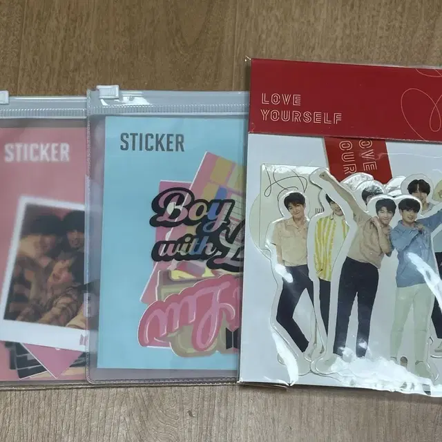 방탄 굿즈 판매 럽셀콘맵솔콘달마중스티커팩미니포카럭드캔뱃지