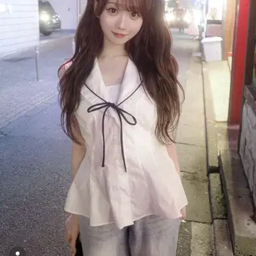 미리냐 착용 블라우스