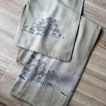 베이지색의 자연 풍경 자수 장식