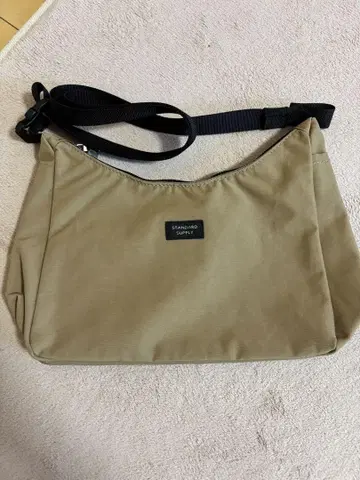STANDARD SUPPLY 베이지 숄더백