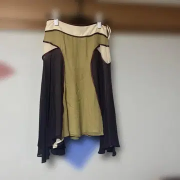 에트로 ETRO의 올리브 그린과 블랙 플레어 스커트