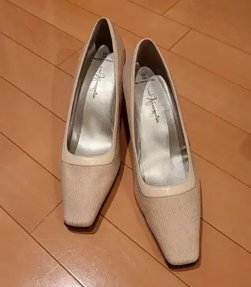 긴자 카네마츠 펌프스 베이지 스퀘어토 하이힐 25cm