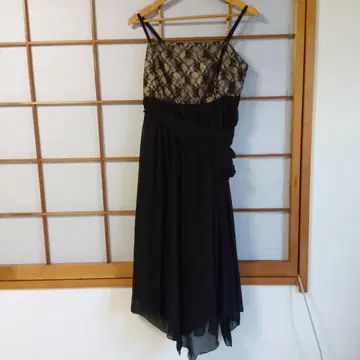 블랙 레이스 드레스 스트랩 포함