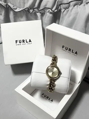 새상품 FURLA 체인 라운드 쿼츠 손목시계 훌라