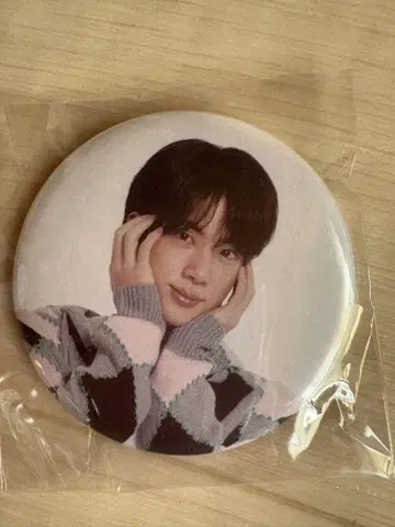 JIN 투어 굿즈 가챠가챠 캔 배치