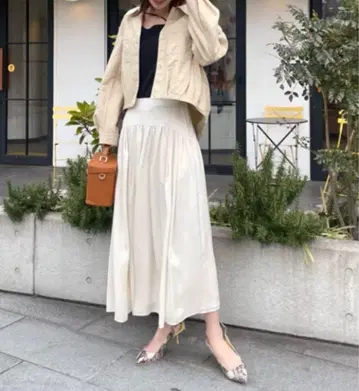 LOUNIE 볼륨 스커트 아이보리 40