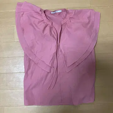 GAP 프릴이 달린 핑크 반팔 셔츠