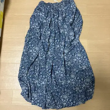 파란색과 흰색 꽃무늬 롱 큐롯