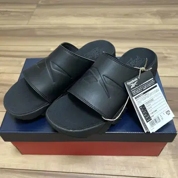 리복 블랙 슬라이드 샌들