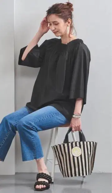 UWCC 셔링 오프숄더 블라우스 유나이티드 애로우즈
