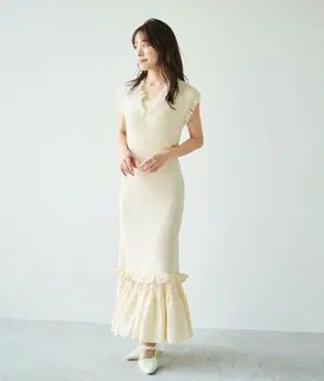 Aimeine 에메인 시어 프릴 밑단 프린지 니트 원피스