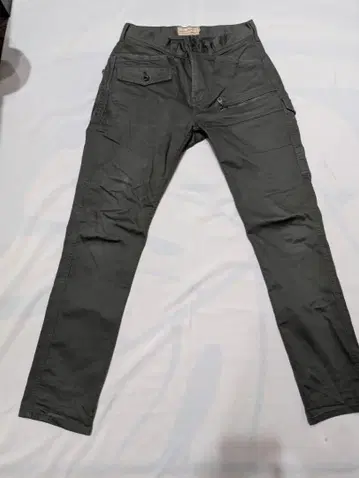 AVIREX 골든 사이즈 도비 팬츠 카키 M Used